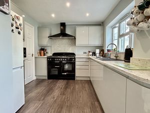 Breakfast Kitchen- click for photo gallery